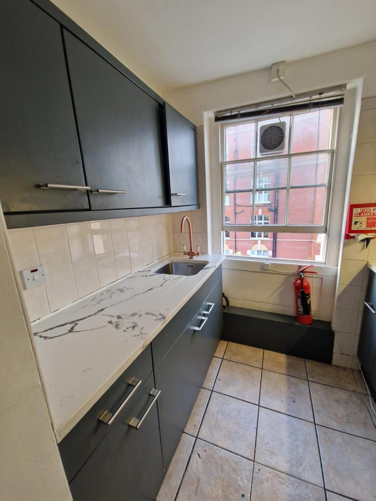 Baker Street Suites Лондон Экстерьер фото
